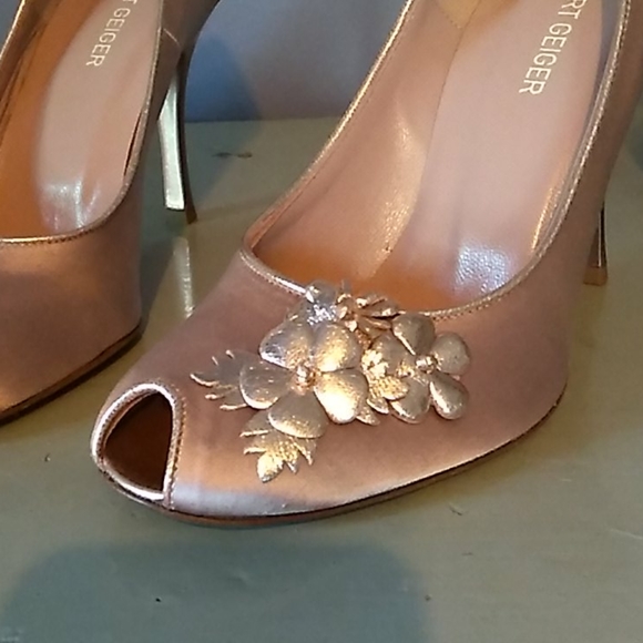 Kurt Geiger UK rose gold Hollywood glamor shoes - Picture 5 of 6